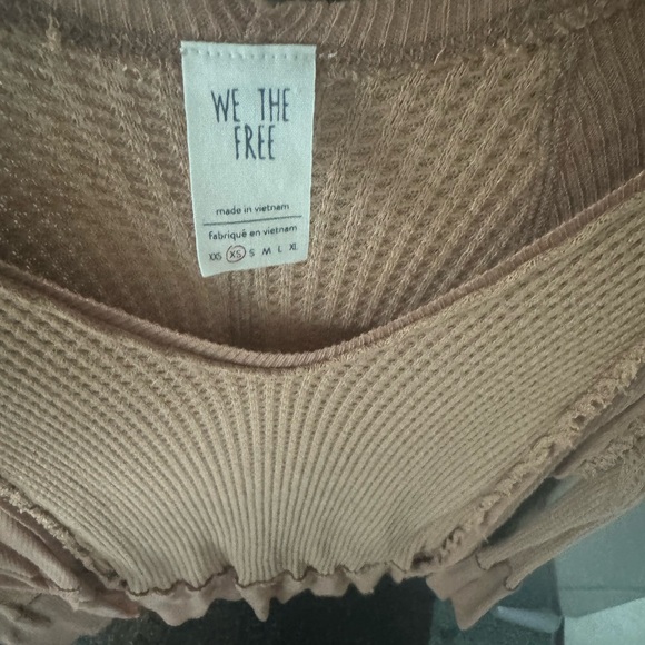 Top - Picture 2 of 3